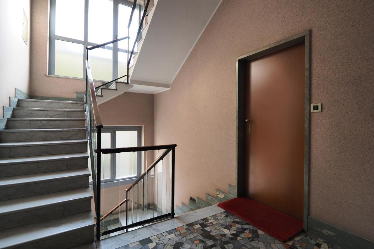 Apartamento Primopiano - Ferrante Aporti Flats Milán
